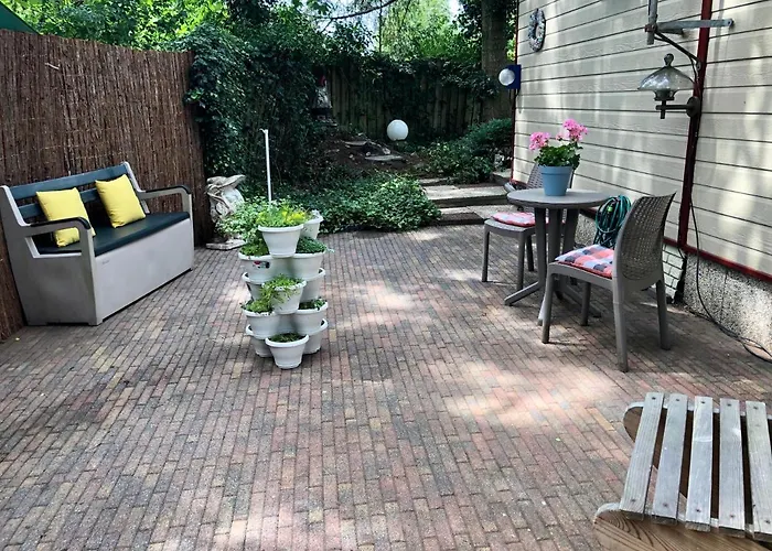 Retro Relax Midden In Het Bos Op De Veluwe In *