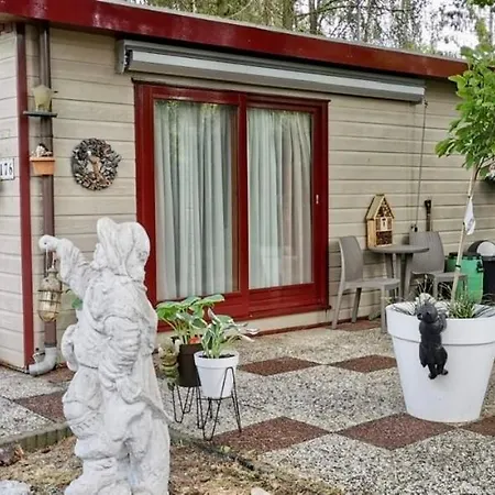 Retro Relax Midden In Het Bos Op De Veluwe In Пюттен